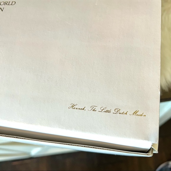 New in box Hannah The Little Dutch Maiden Lenox Doll - Picture 4 of 4